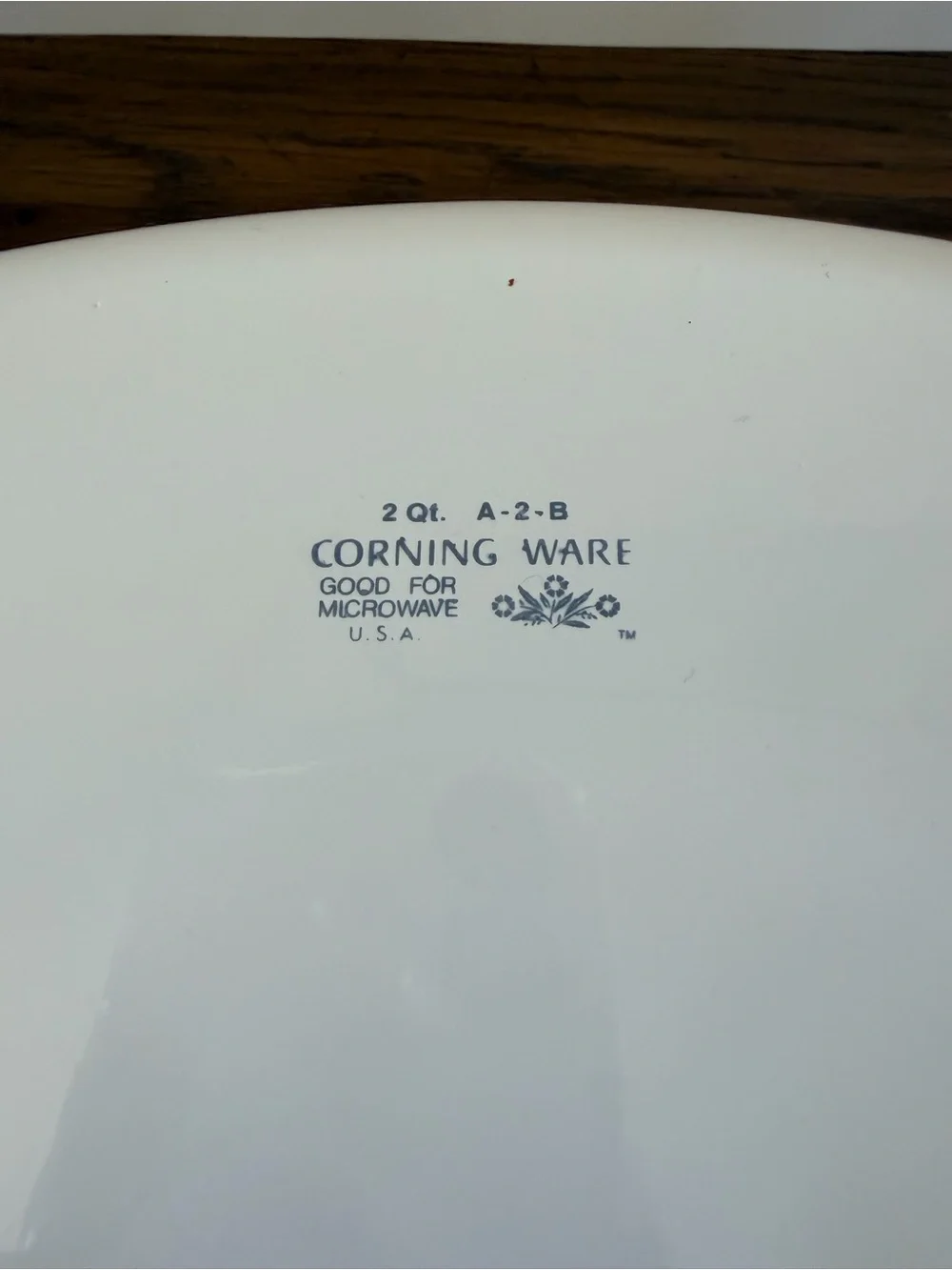 Corningware Vintage Blue/White 2 Quart Casserole Dish with Glass Lid.